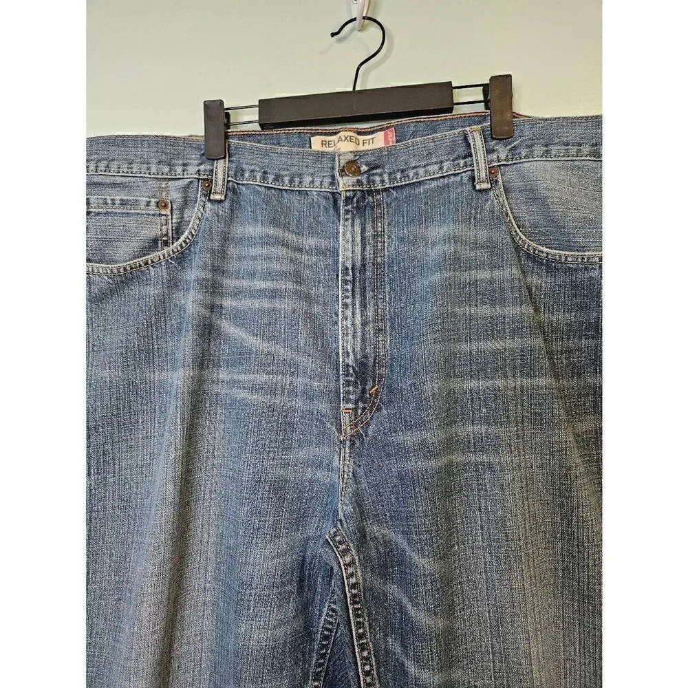 Levis waist 44